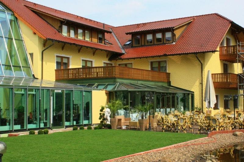 Bayerisches Landhaus Hotel Bielefeld Exterior foto