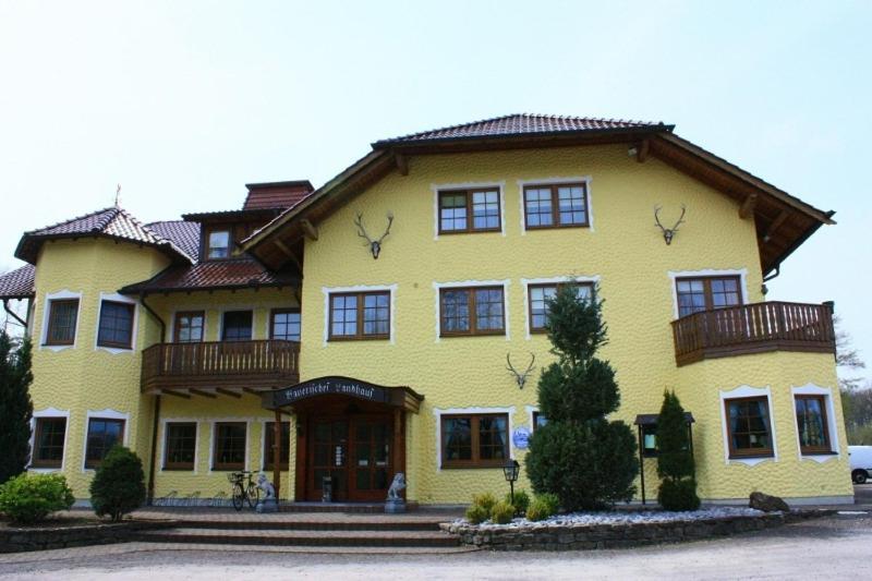 Bayerisches Landhaus Hotel Bielefeld Exterior foto